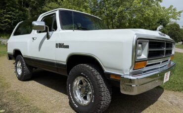 Dodge-ram-charger-1989-white