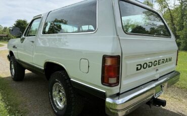 Dodge-ram-charger-1989-white-4