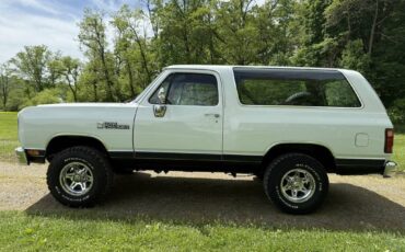 Dodge-ram-charger-1989-white-5