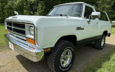 Dodge-ram-charger-1989-white-6