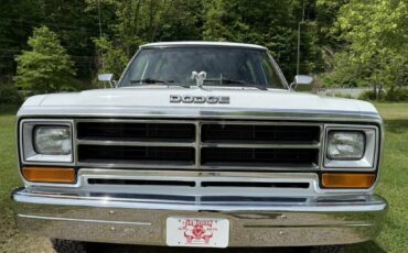 Dodge-ram-charger-1989-white-7