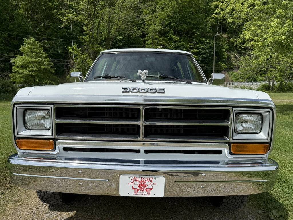 Dodge-ram-charger-1989-white-7