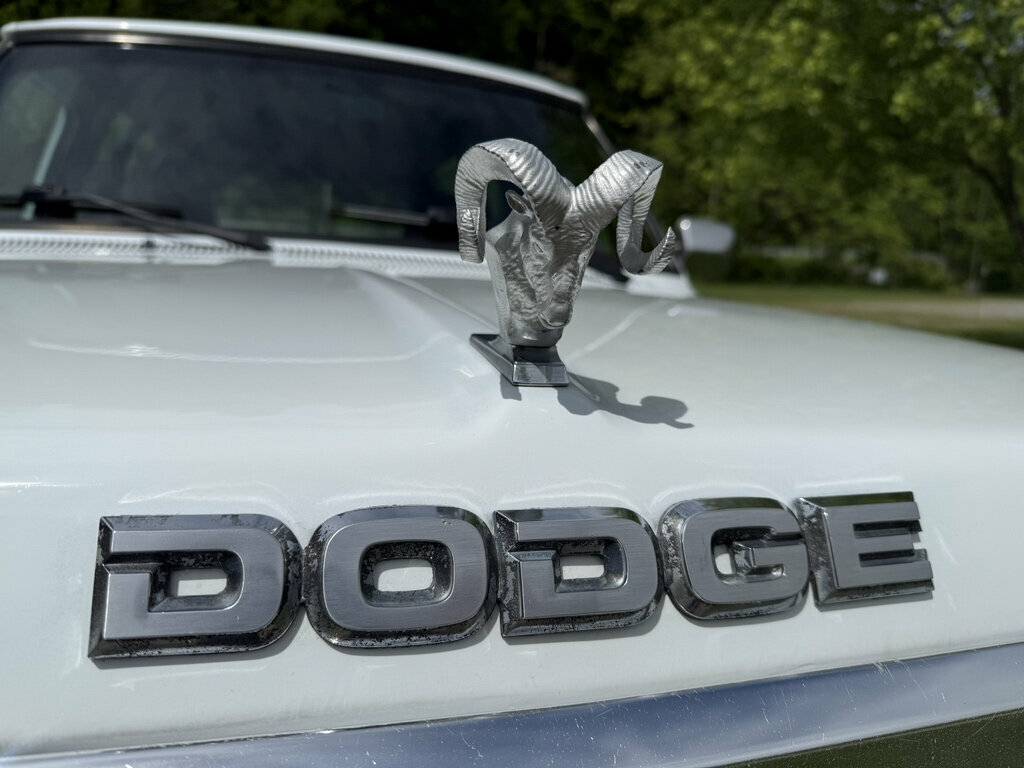 Dodge-ram-charger-1989-white-9