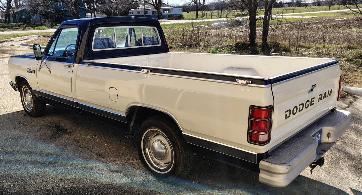 Dodge-ram-d150-1981-blue-15