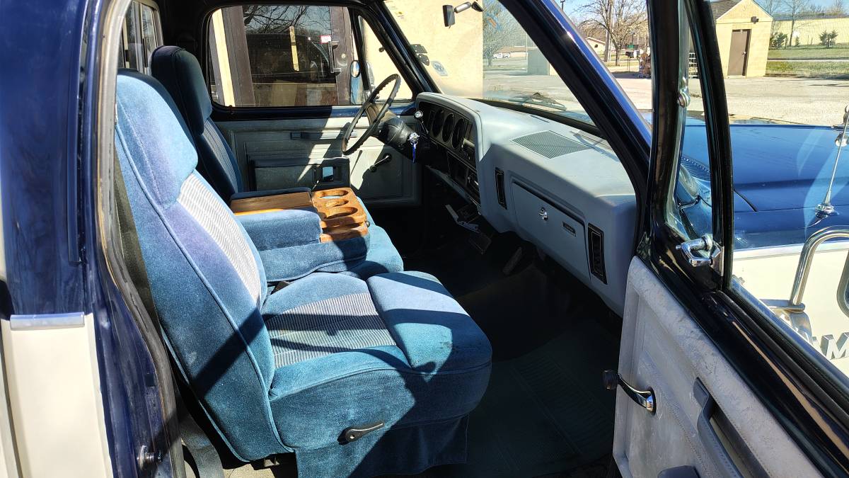 Dodge-ram-d150-1981-blue-3