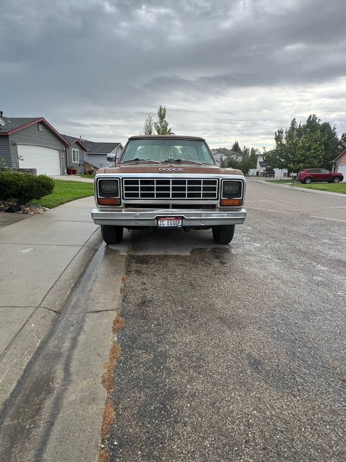 Dodge-ram-d150-1984-brown-2