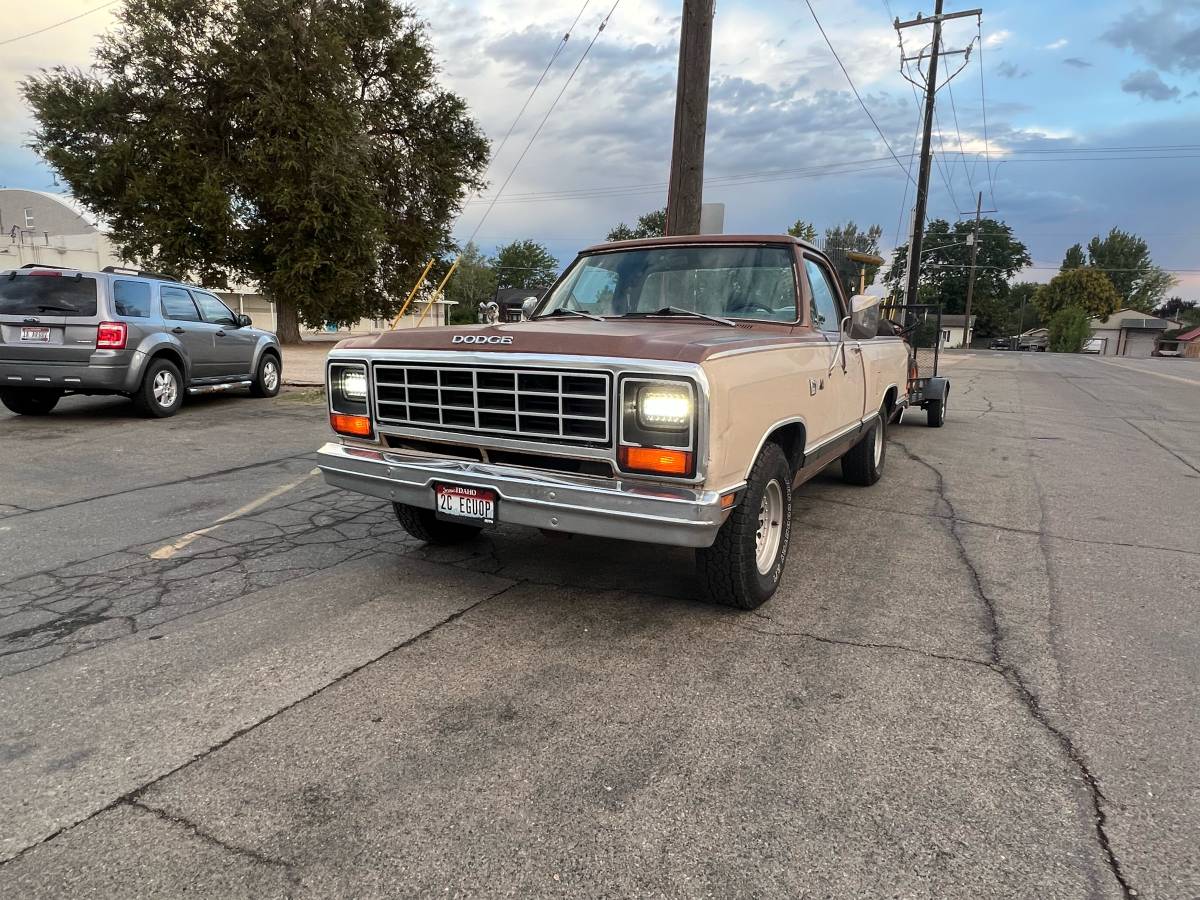 Dodge-ram-d150-1984-brown-6