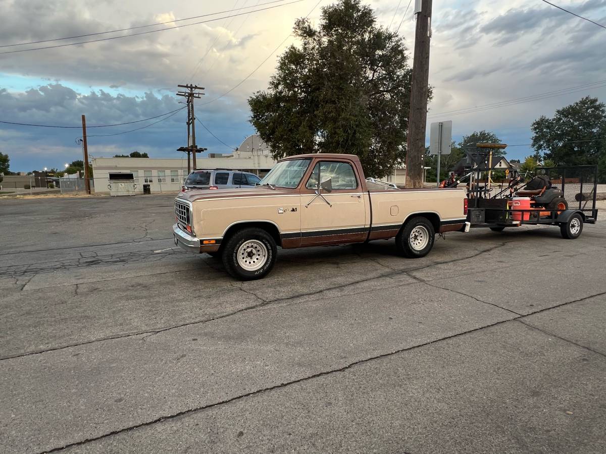Dodge-ram-d150-1984-brown-7