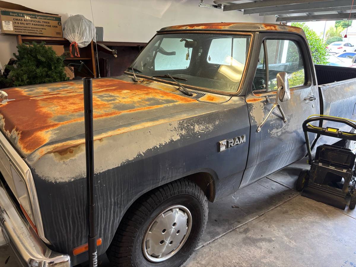 Dodge-ram-d150-1986-blue-3