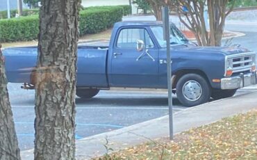 Dodge-ram-d150-1986-blue