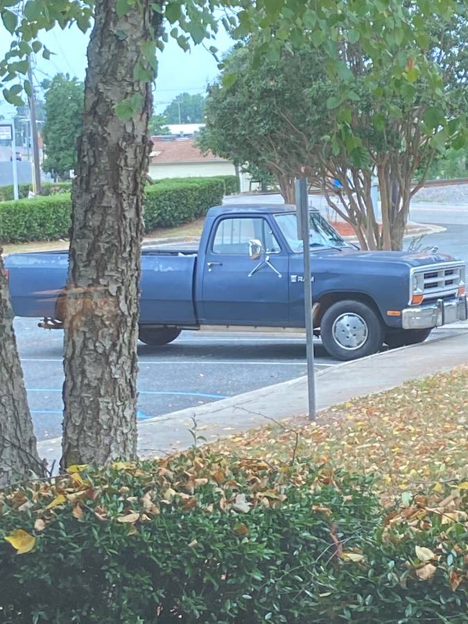 Dodge-ram-d150-1986-blue
