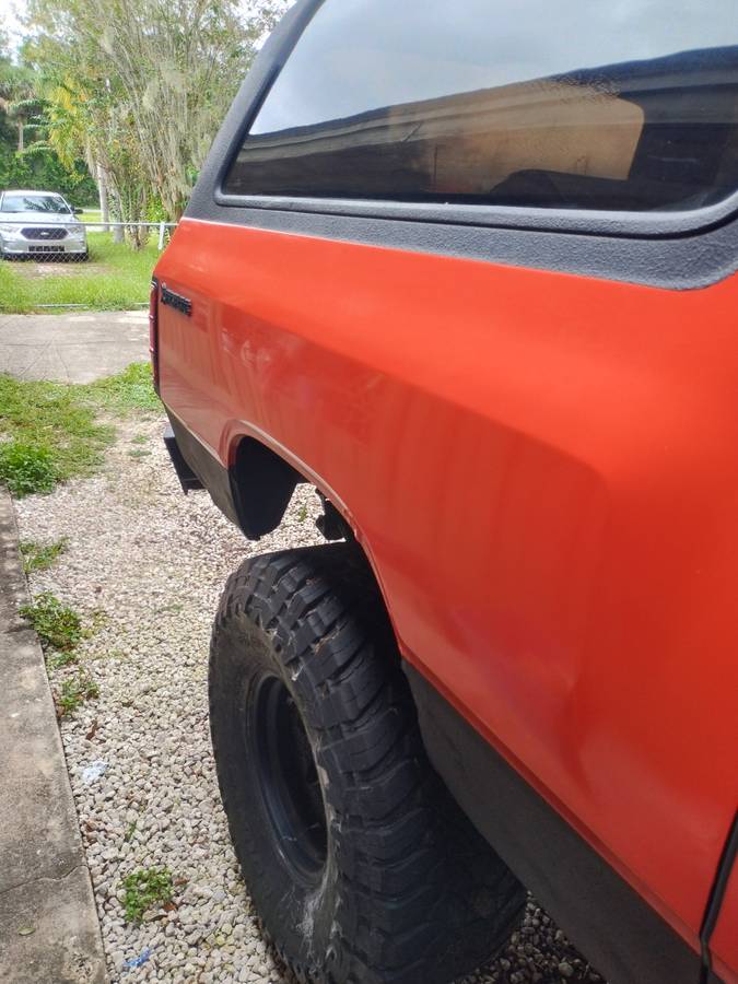 Dodge-ram-prospector-1985-orange-2