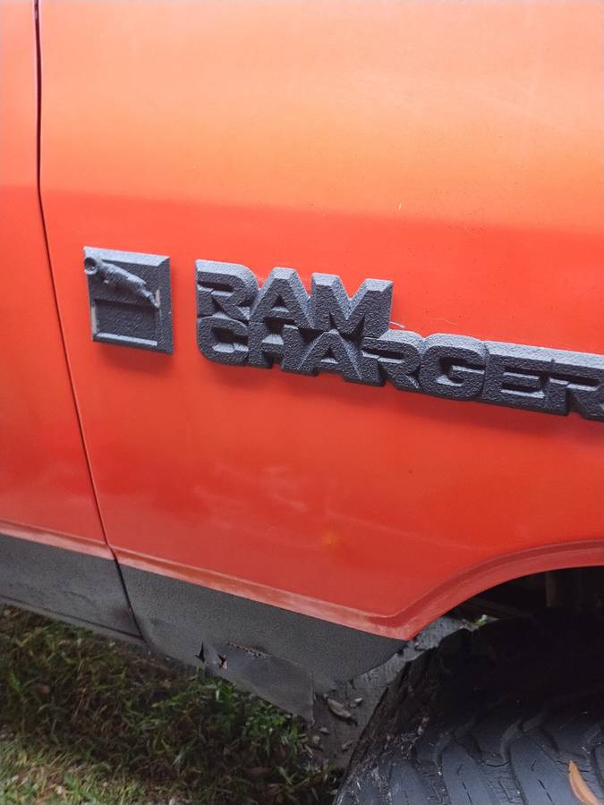 Dodge-ram-prospector-1985-orange