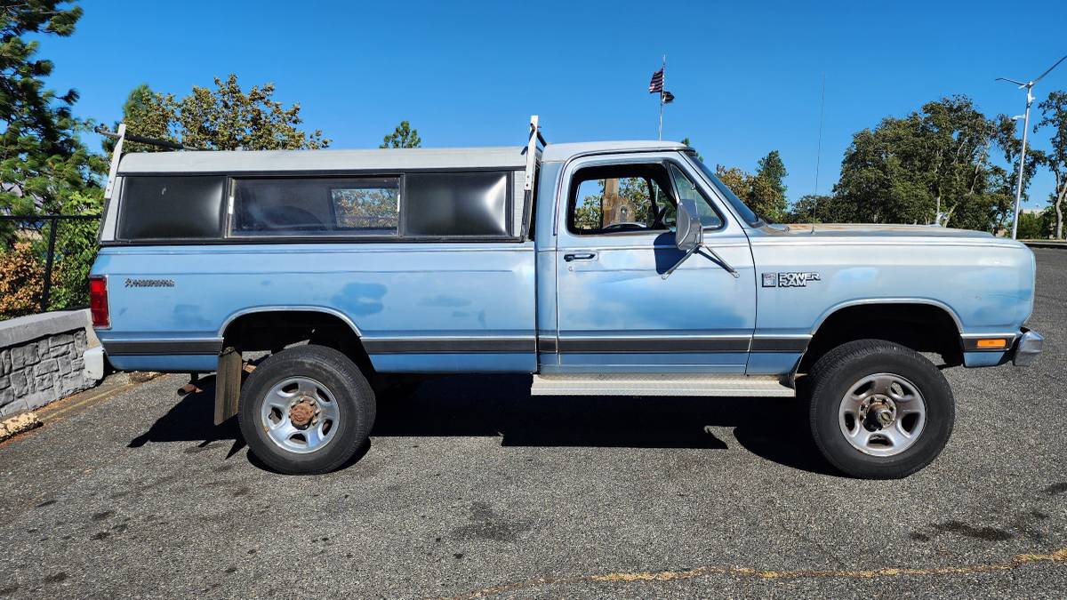 Dodge-ram-prospector-w250-4x4-1985-blue-1