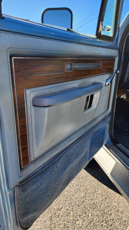 Dodge-ram-prospector-w250-4x4-1985-blue-11