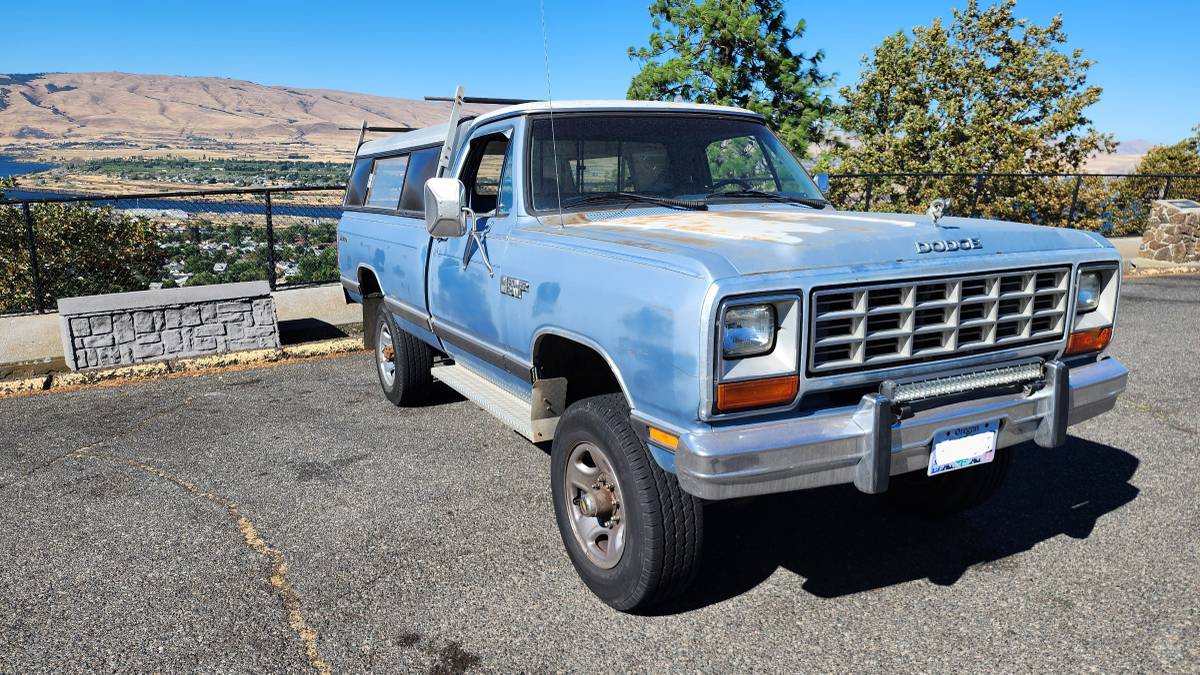 Dodge-ram-prospector-w250-4x4-1985-blue-3