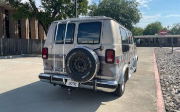 Dodge-ram-van-250-1991-grey-2