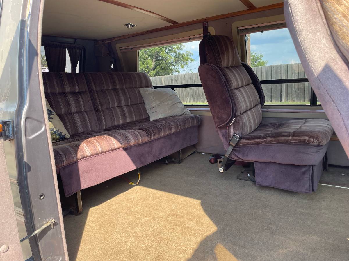 Dodge-ram-van-250-1991-grey-3