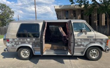 Dodge-ram-van-250-1991-grey-4