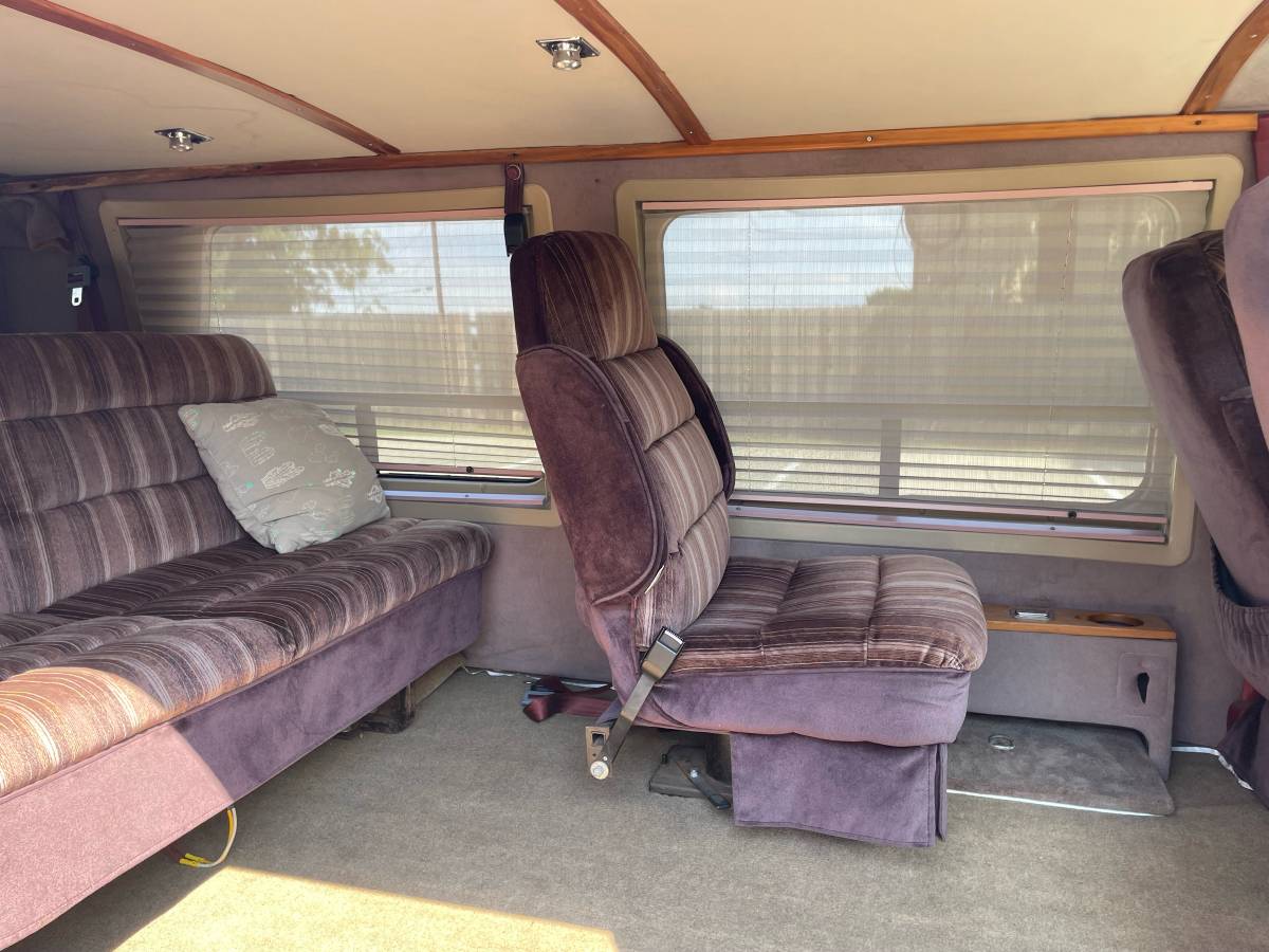Dodge-ram-van-250-1991-grey-8