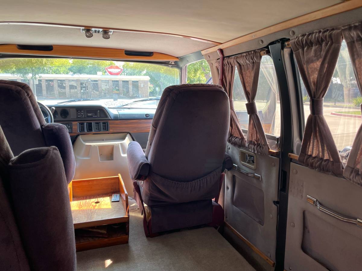 Dodge-ram-van-250-1991-grey-9