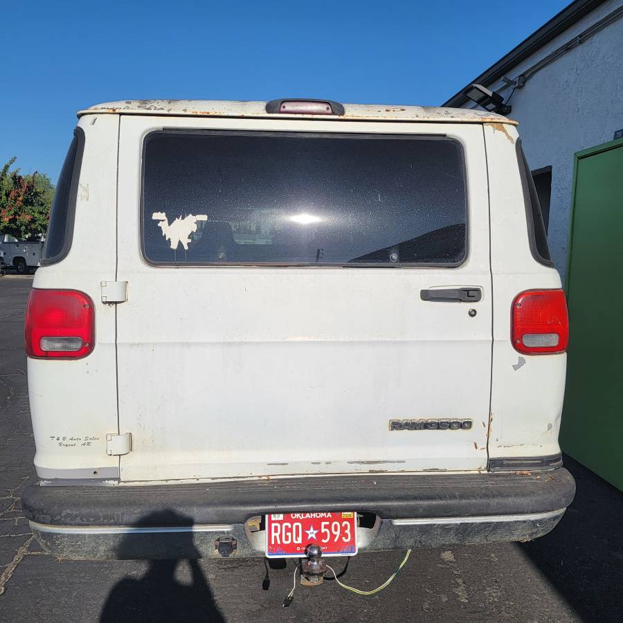 Dodge-ram-van-3500-1995-white-4