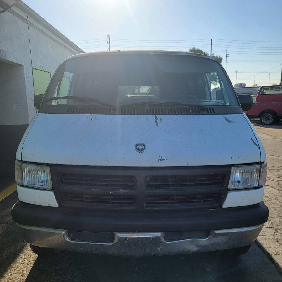 Dodge-ram-van-3500-1995-white-5