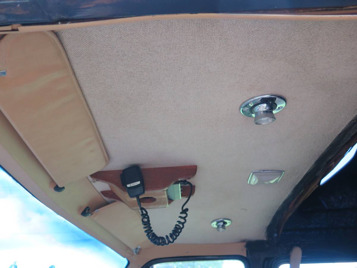 Dodge-ram-van-b250-1987-black-10