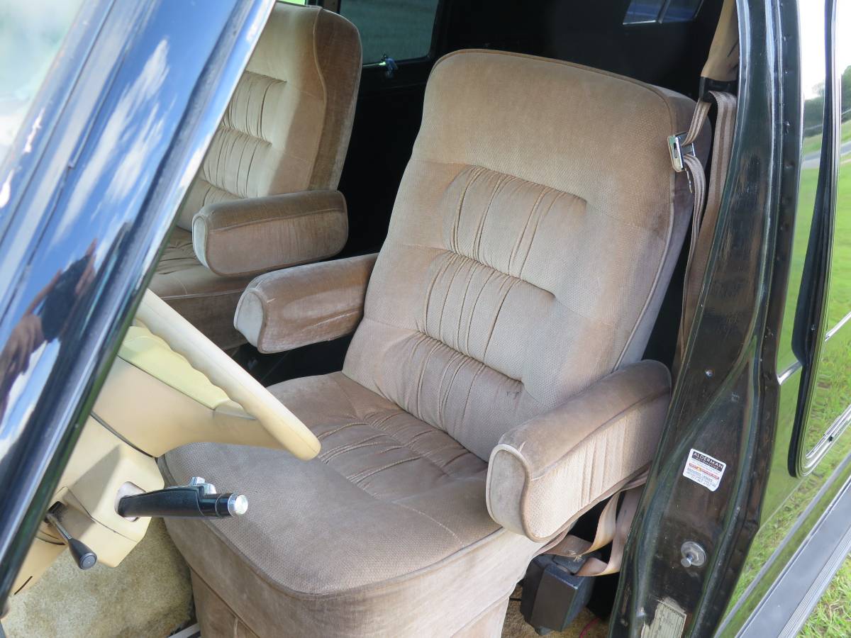 Dodge-ram-van-b250-1987-black-17