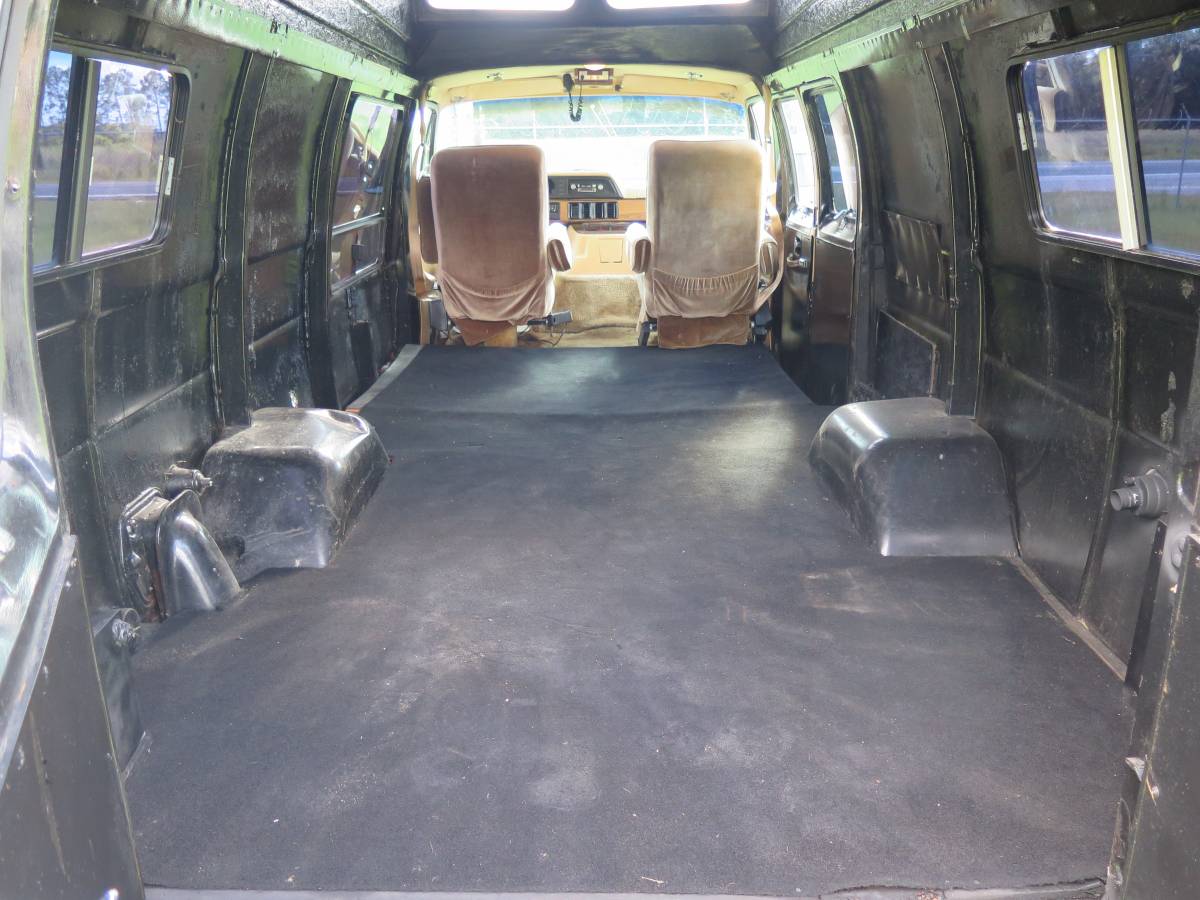 Dodge-ram-van-b250-1987-black-18