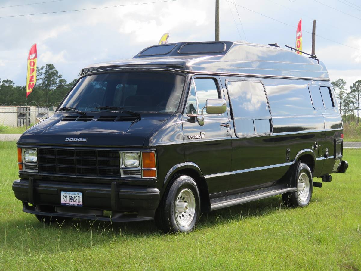 Dodge-ram-van-b250-1987-black-2