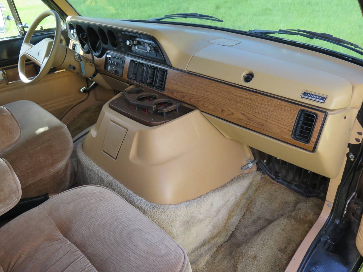 Dodge-ram-van-b250-1987-black-23