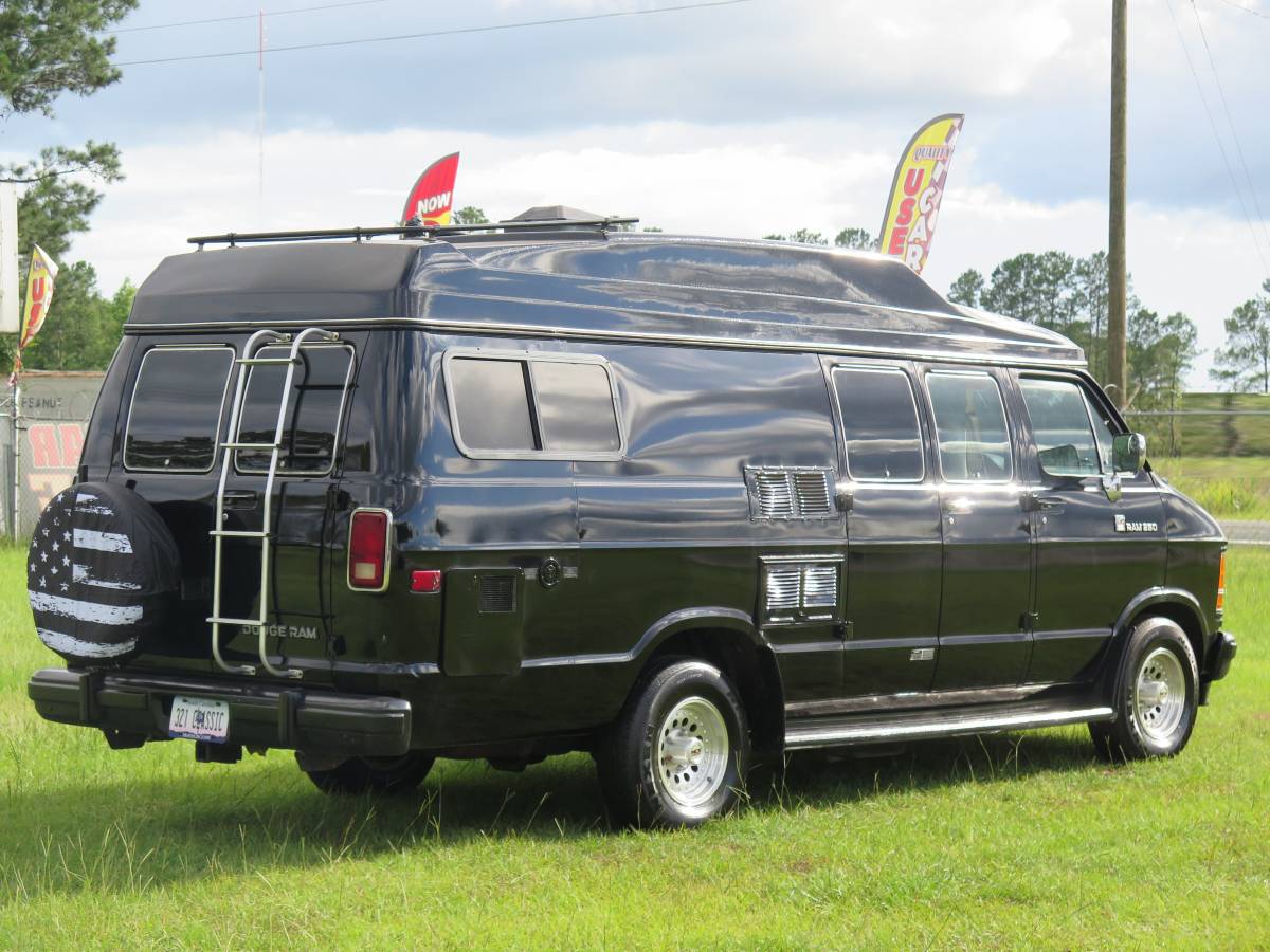 Dodge-ram-van-b250-1987-black-6