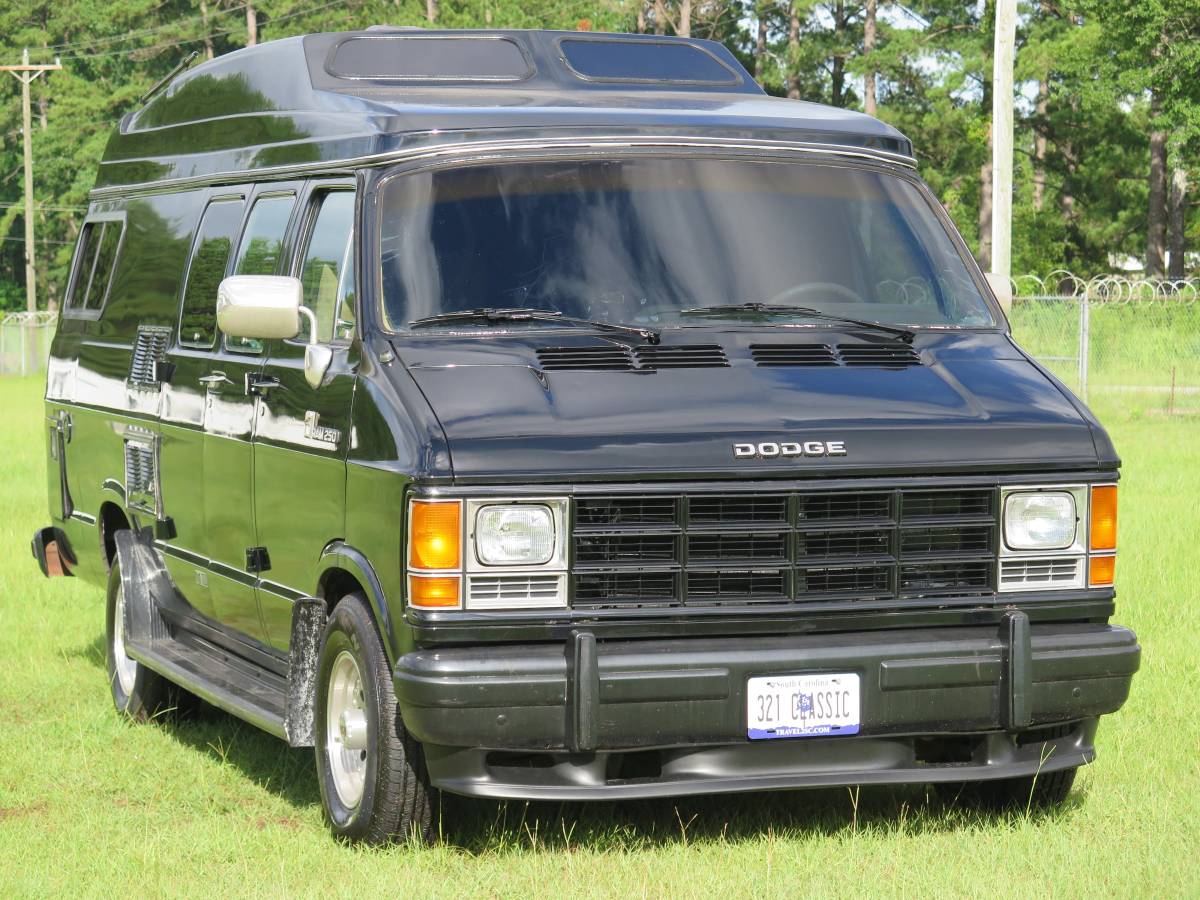 Dodge-ram-van-b250-1987-black-8