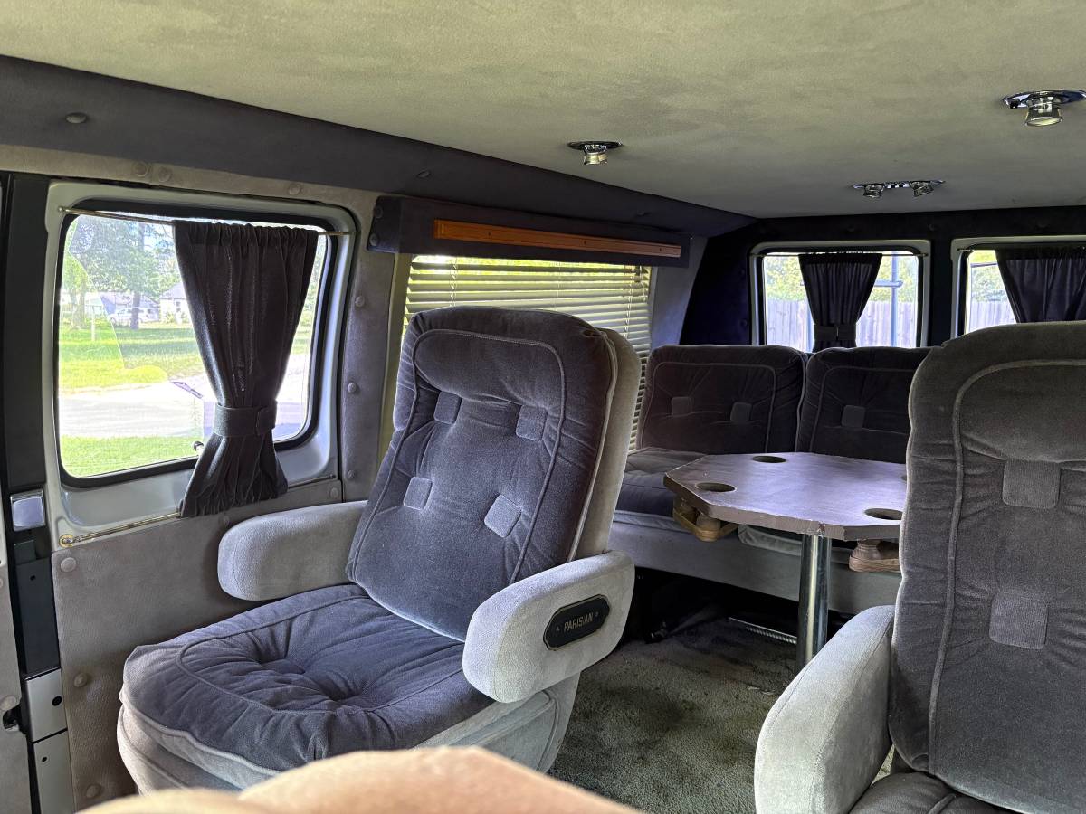 Dodge-ram-van-b250-1987-silver-4
