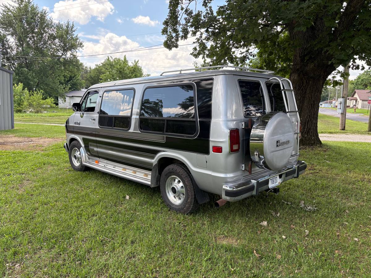 Dodge-ram-van-b250-1987-silver-9