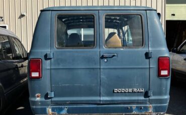Dodge-ram-van-b250-1989-blue-11