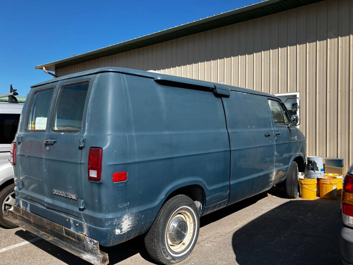 Dodge-ram-van-b250-1989-blue-2