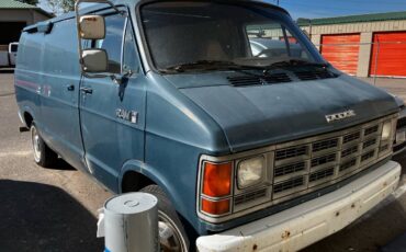 Dodge-ram-van-b250-1989-blue