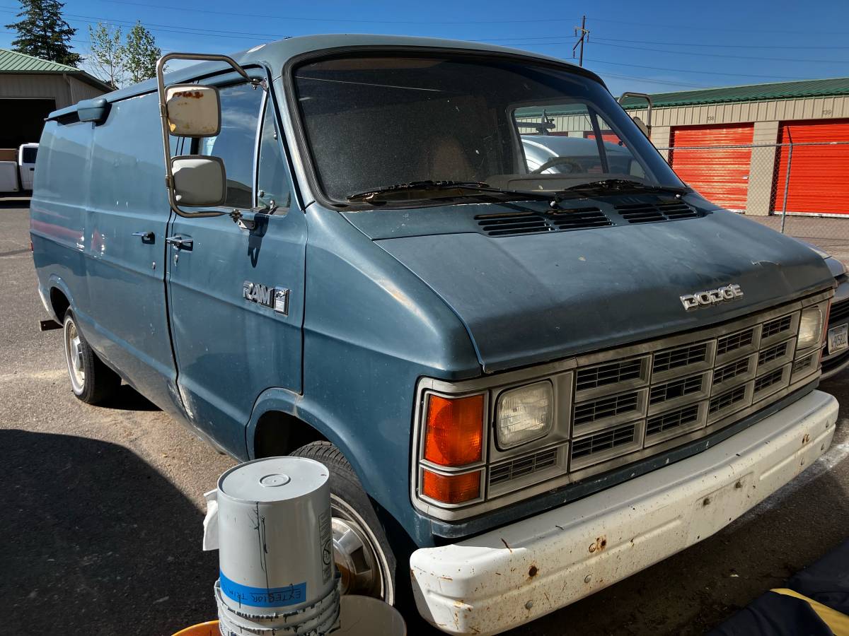 Dodge-ram-van-b250-1989-blue