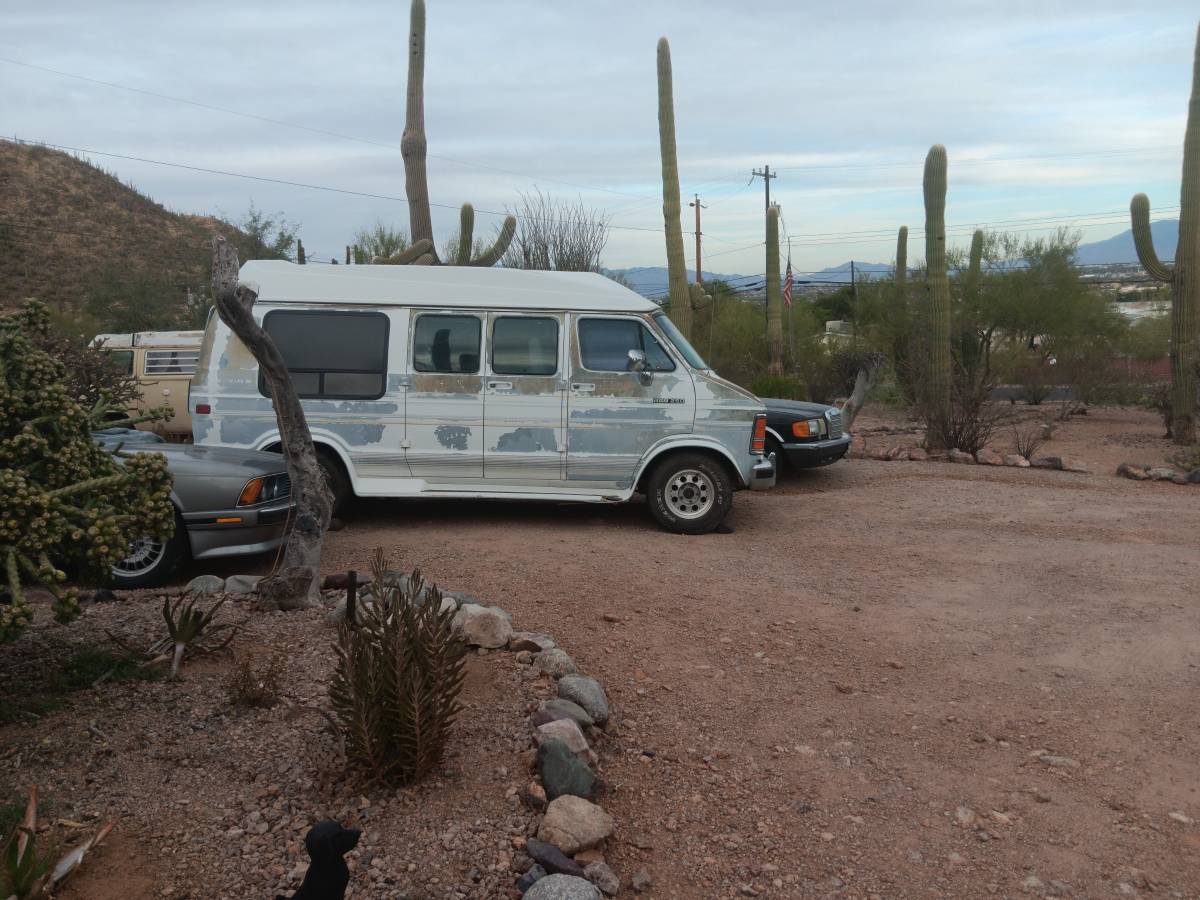 Dodge-ram-van-b250-1992-white-10