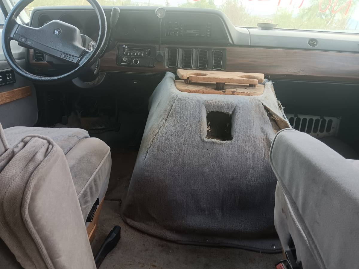 Dodge-ram-van-b250-1992-white-2