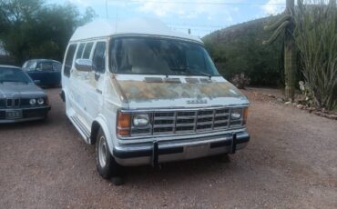 Dodge-ram-van-b250-1992-white