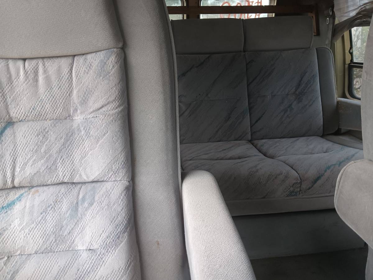 Dodge-ram-van-b250-1992-white-4