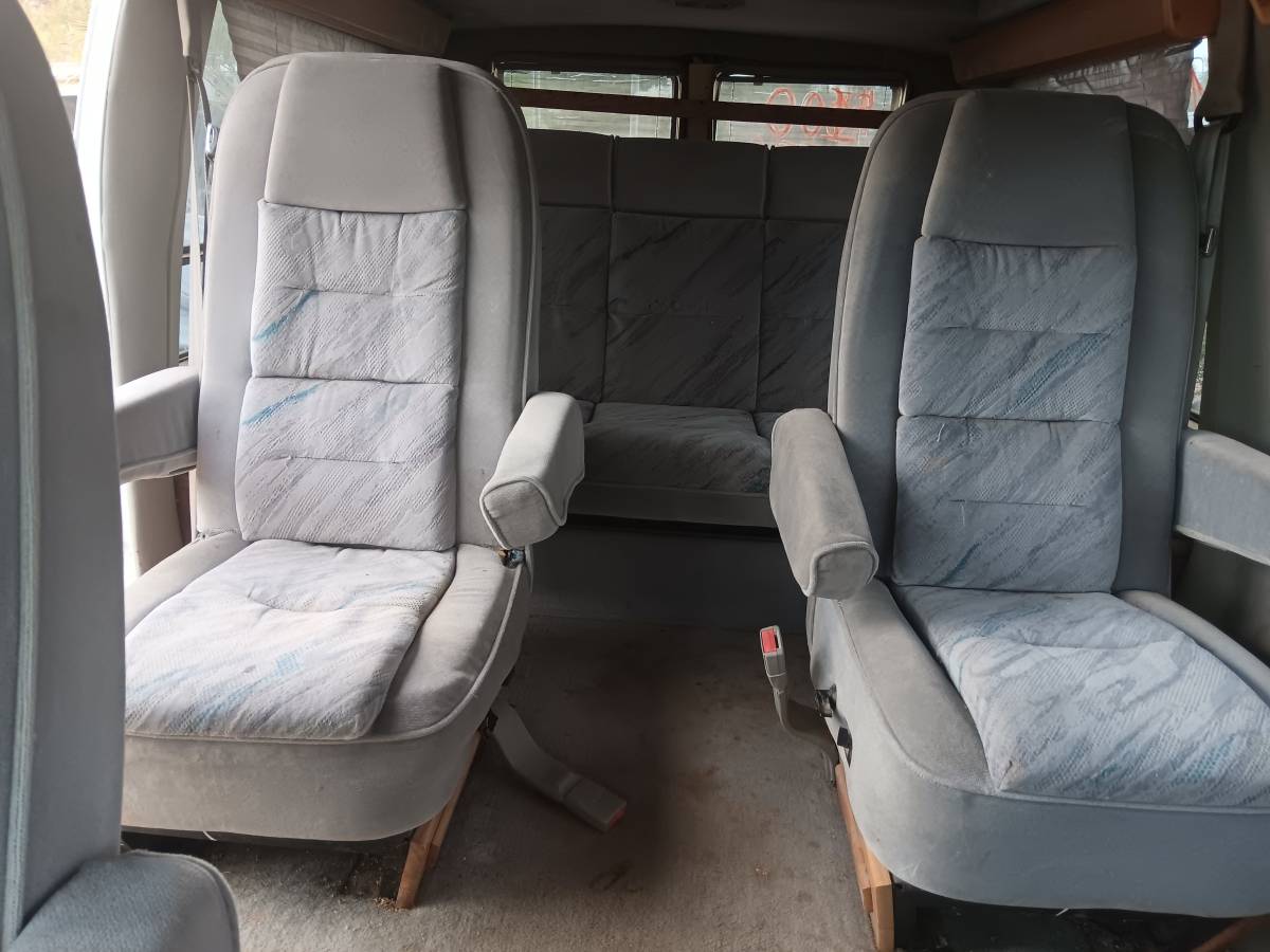 Dodge-ram-van-b250-1992-white-6