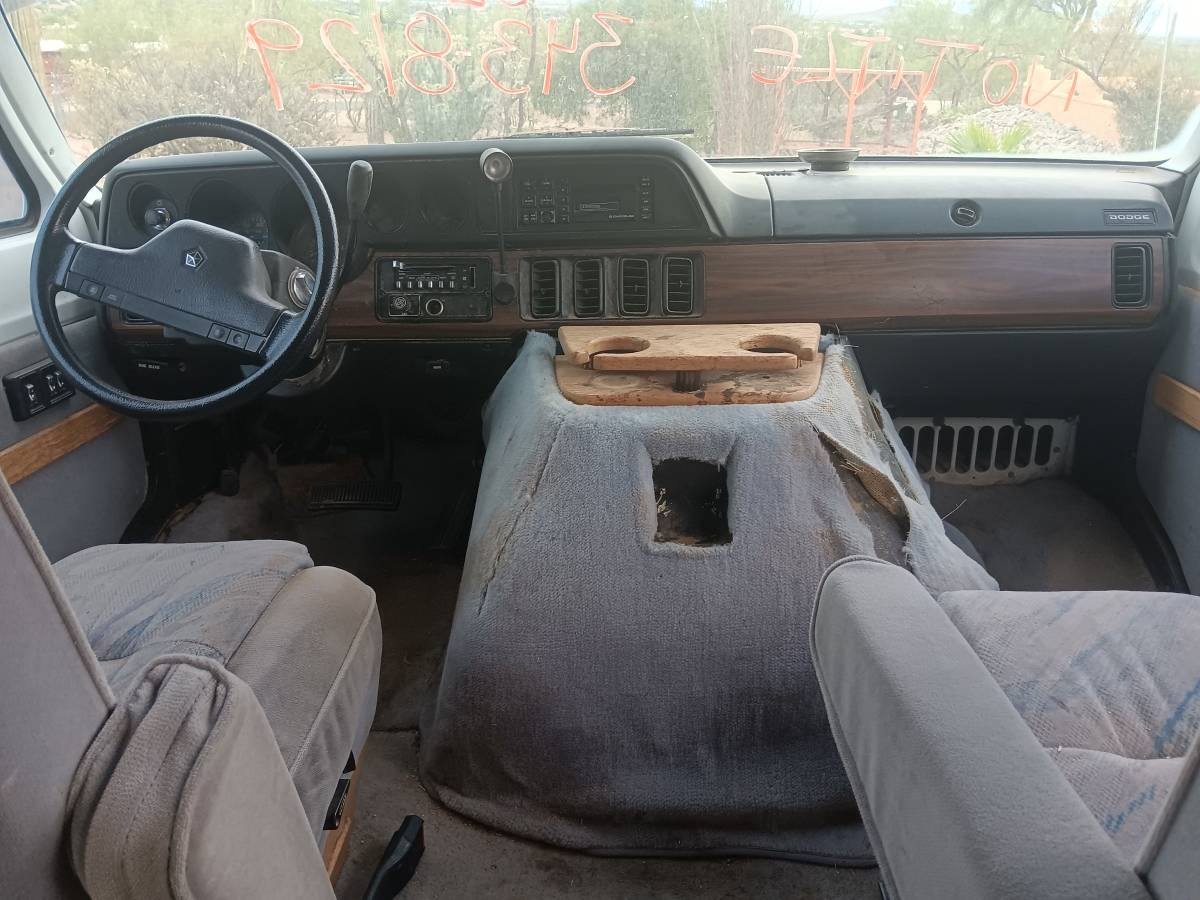 Dodge-ram-van-b250-1992-white-8