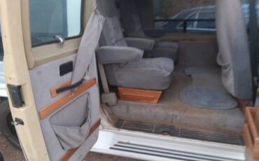 Dodge-ram-van-b250-1992-white-9
