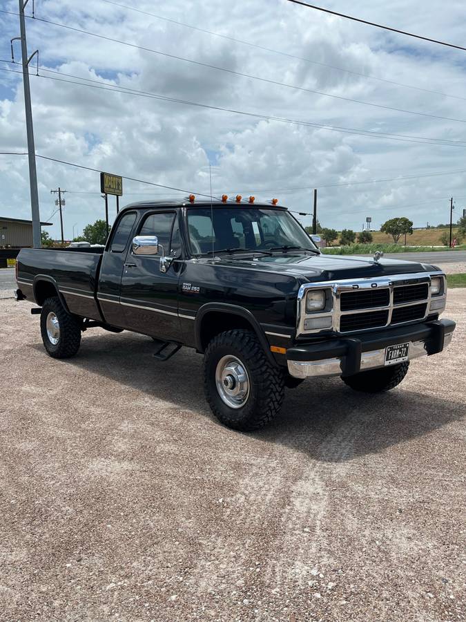 Dodge-ram-w250-4x4-diesel-1993-black-23