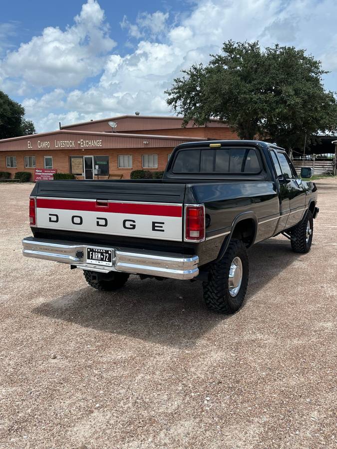 Dodge-ram-w250-4x4-diesel-1993-black