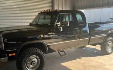 Dodge-ram-w250-4x4-diesel-1993-black-6